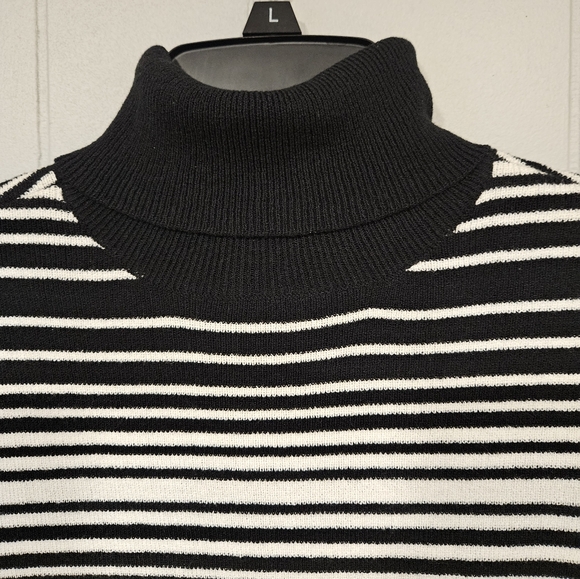 Merona Large Sleeveless Turtleneck Knit Top Black White Stripe Acrylic Nylon - Picture 2 of 4